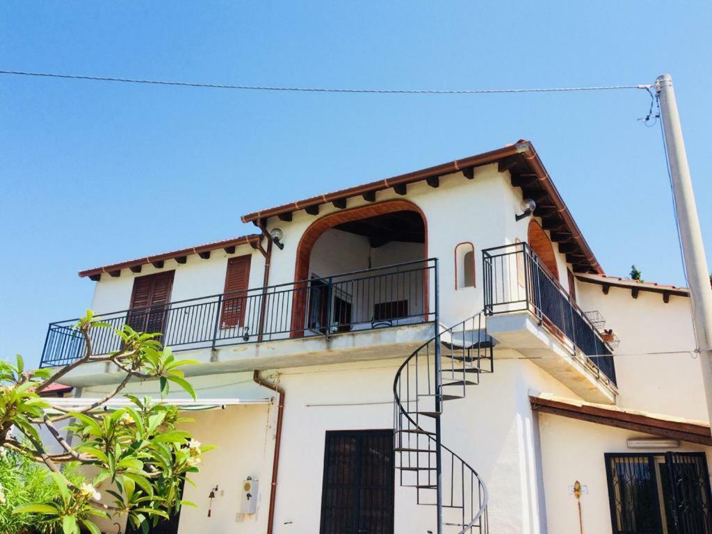 Casa Vacanza Mariaoliva Villa Menfi Exterior photo